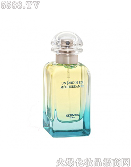 ���Ϻ�ӯ�M(j��n)�����Q(m��o)�����޹�˾�����R�˵��к����@����ˮ50ml