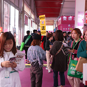 ���˵ĈԳ���͸¶�o�F����