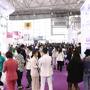 ���˵ĈԳ���͸¶�o�F����