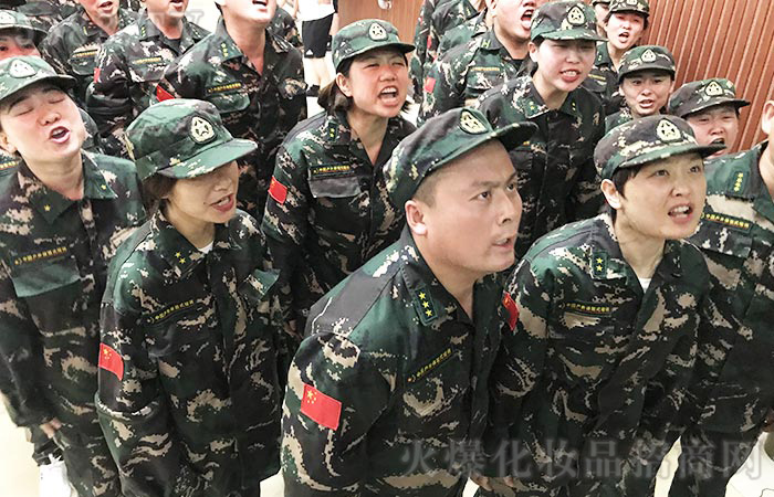 不拋棄,不放棄!艱苦奮斗,自力更生! 不拋棄,不放棄!艱苦奮斗,自力更生!