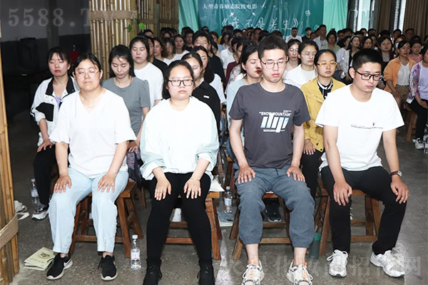 �㲽�Ͼ�ɽ����������Ļ������ܾ���������