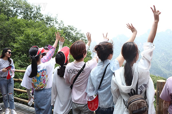 ���Ͼ�ɽ���W(xu��)��(x��)���Ļ�