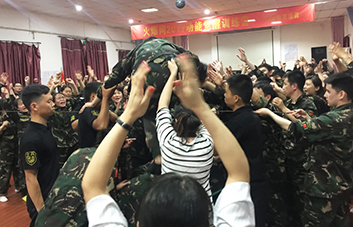 �A��һ���ݔ��һ����