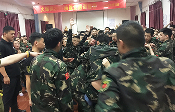 �U���ٸ����߲��^�҂��Ķ�־��