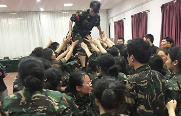 �Θ�ƥ�R�y��Խ�����˱��F���L�ǣ�