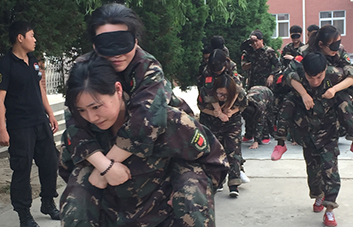 ������Σ�������;�ж�ô�Ķ����D�U���Ҷ����v�������¸�ǰ����