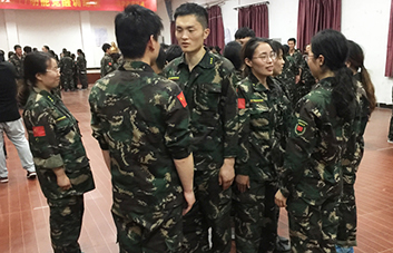 ���ڰl(f��)�F��߅������������߆݌��e�˵�ٝ��