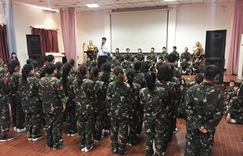 �I�����ǈF꠵ĺ��ģ�һ��һ�ж��Ǳ�����